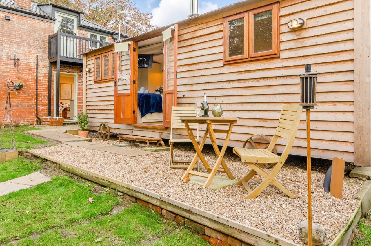 Hayloft And Shepherds Hut In Norfolk Broads With Fire Pit And Bbq From Ginger And Gold Ranworth 外观 照片